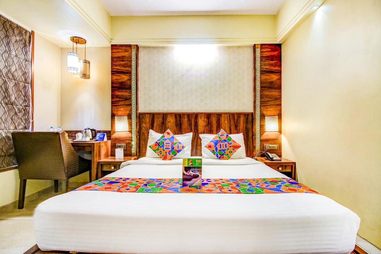 Hotel Crawford Inn Bombay Extérieur photo