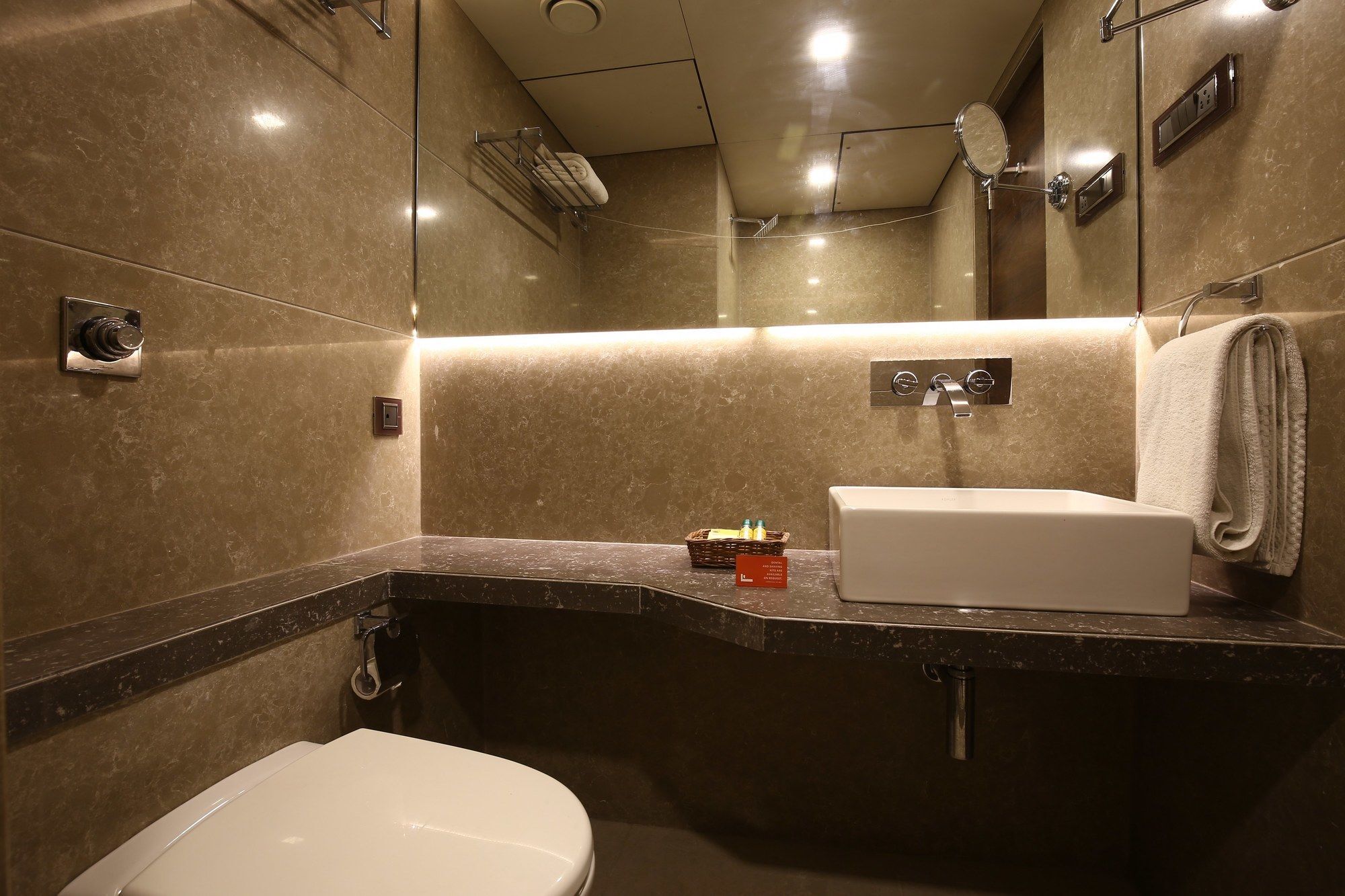 Hotel Crawford Inn Bombay Extérieur photo